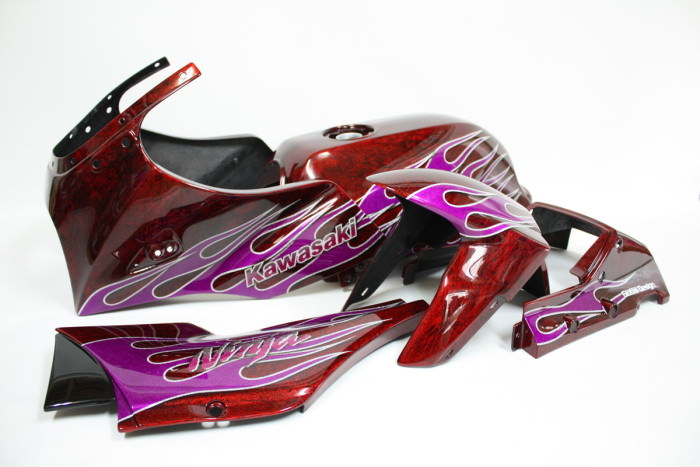 カワサキGPZ900R外装塗装：カスタムペイント（フレーアー塗装）