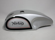 ノートン外装塗装：純正再現塗装