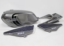 ヤマハRZ250外装塗装：カスタムペイント