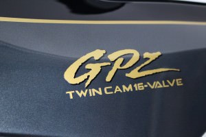 GPZ900R外装塗装