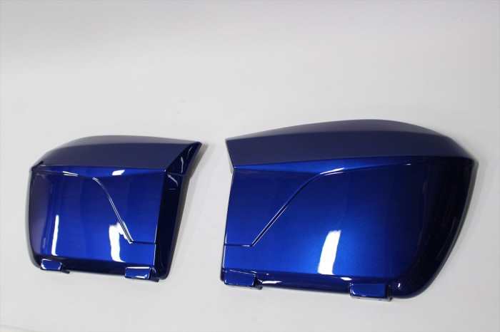 BMWパニアケース塗装：ウレタン調色塗装